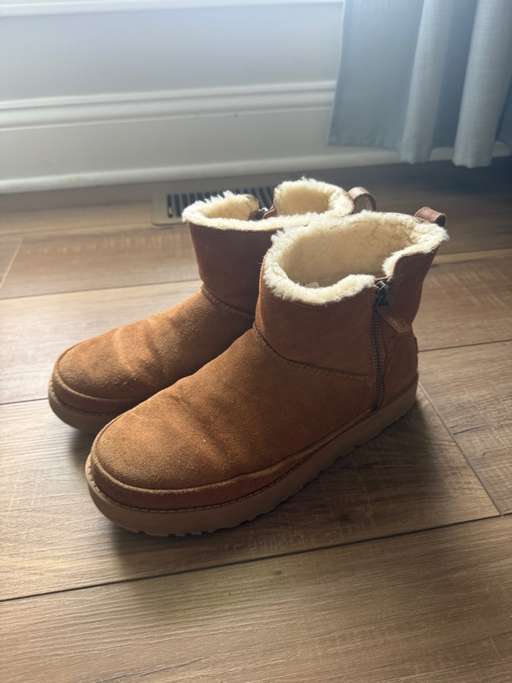 UGG Women's Short Suede Winter Boots in Chestnut Brown with Shearling